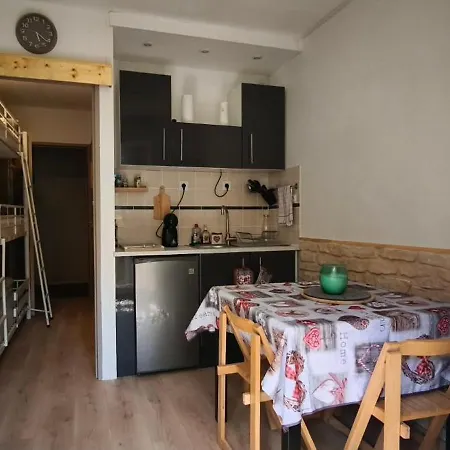 Joli Aux Terrasses De La Foux 라포